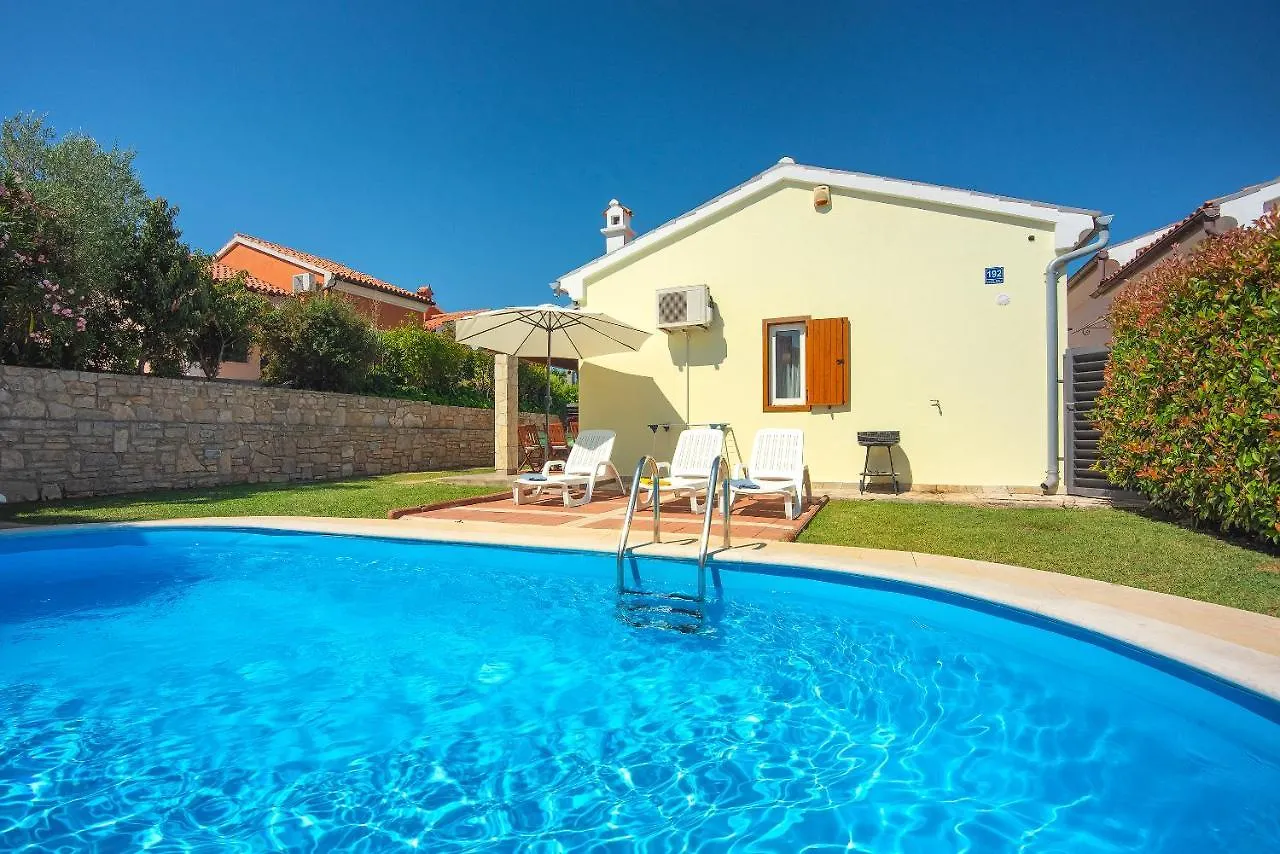 Villa Helena Banjole 0*,
